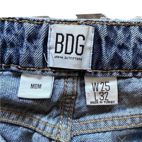 Urban Outfitters BDG Mom high rise distressed destructed jeans - Picture 3 of 4